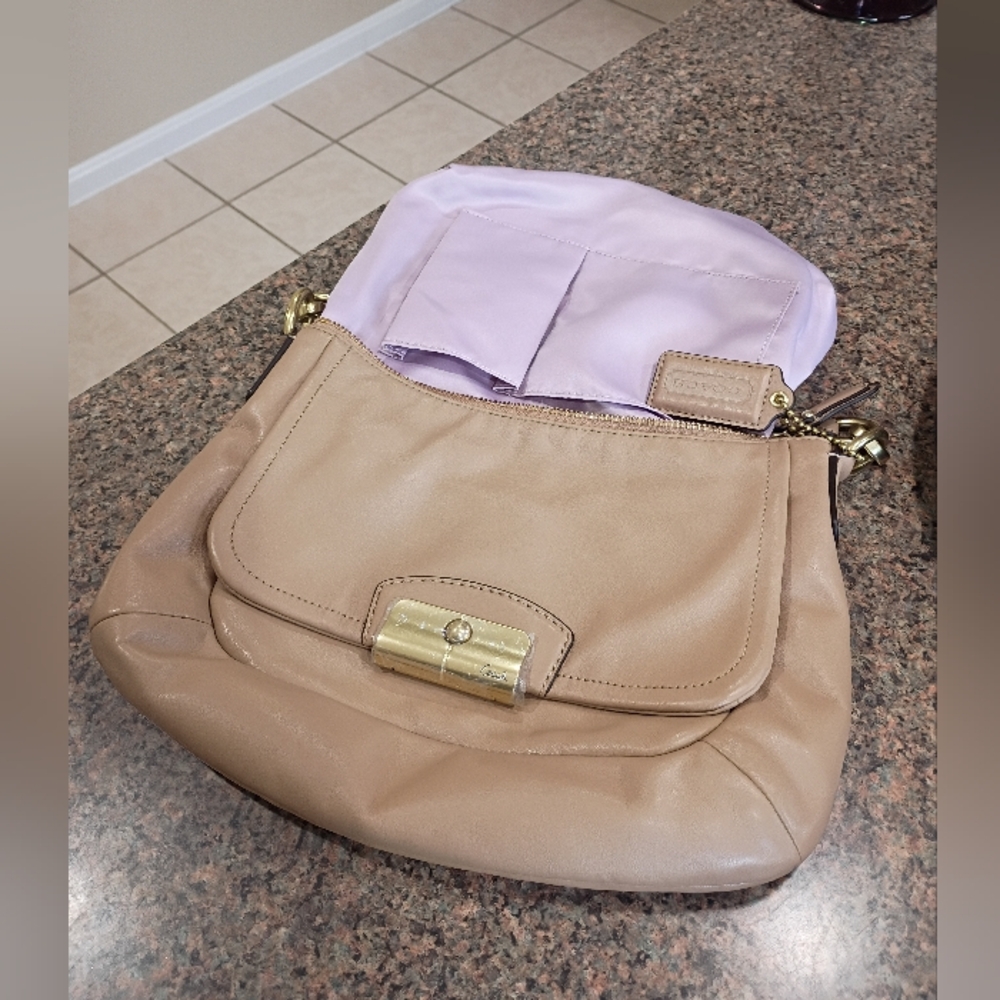 Coach Kirsten tan med leather shoulder bag - Picture 7 of 17
